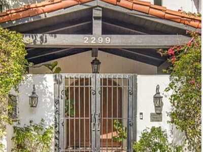 Beverly Hills estate hits the market